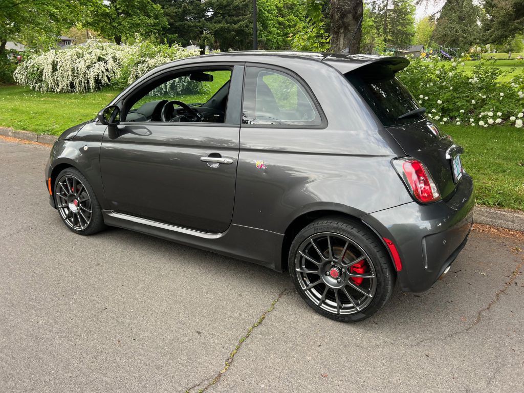 2014 FIAT 500 Image 6