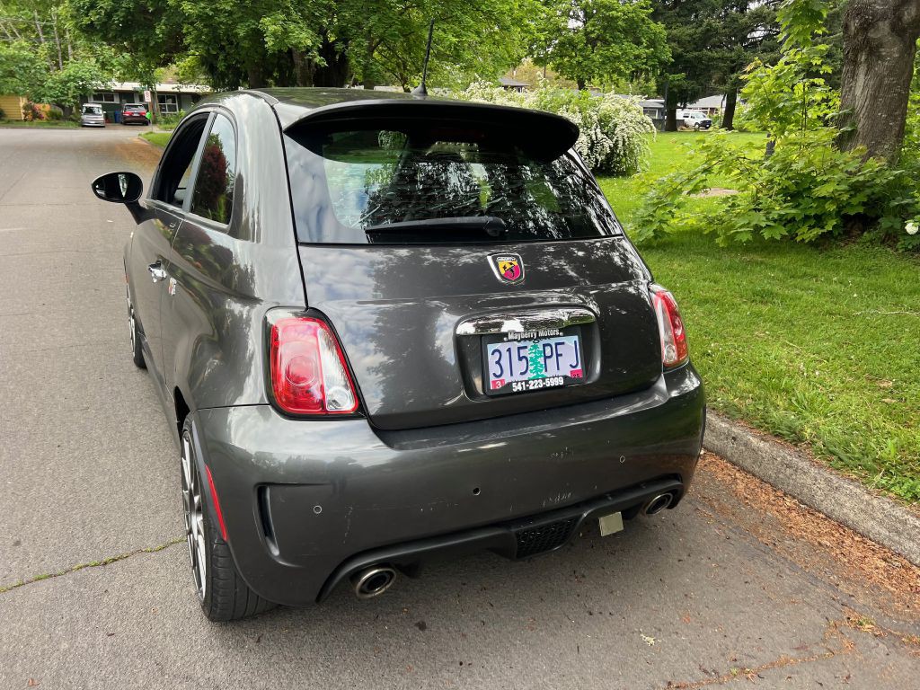 2014 FIAT 500 Image 8