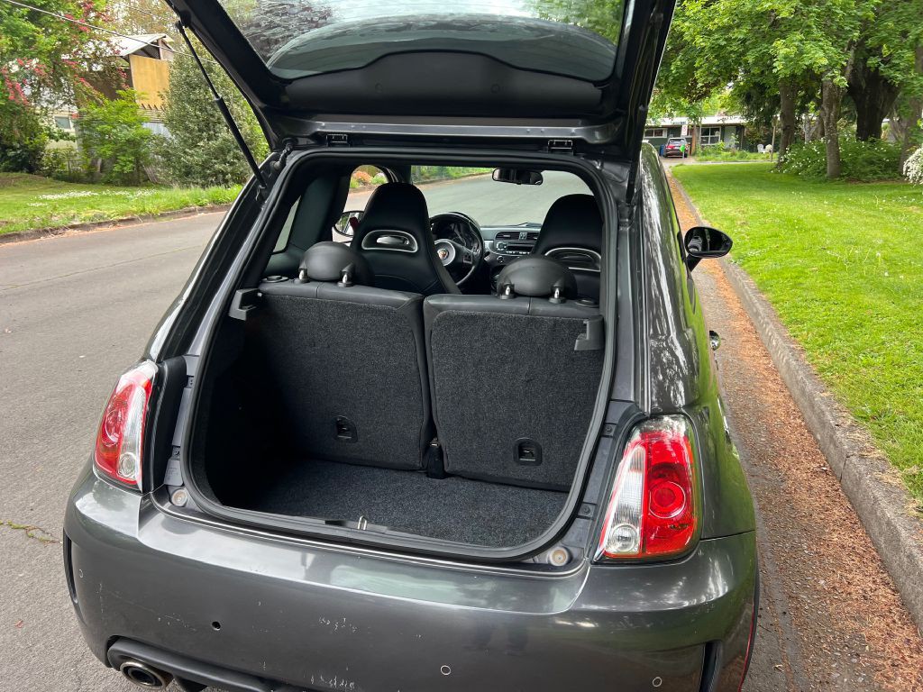 2014 FIAT 500 Image 11