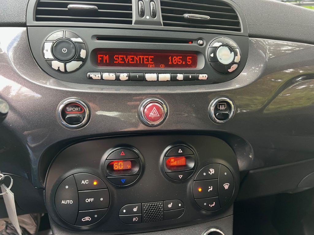 2014 FIAT 500 Image 21