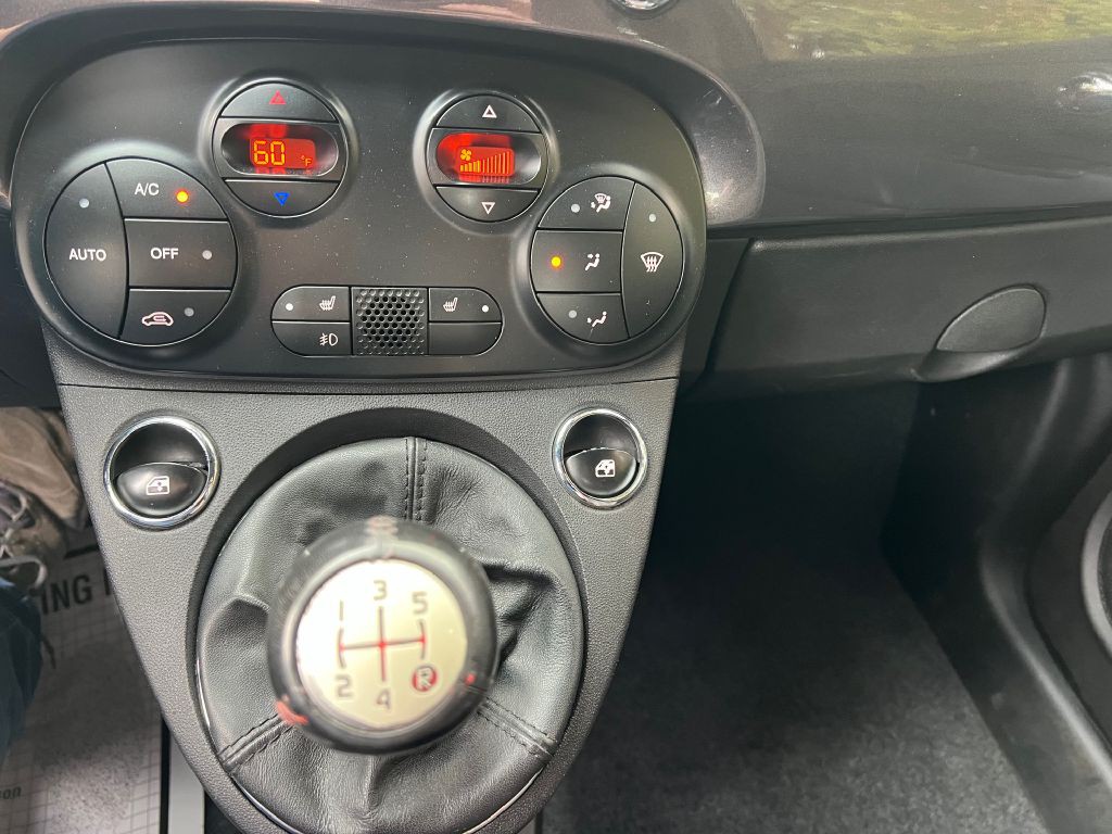 2014 FIAT 500 Image 22