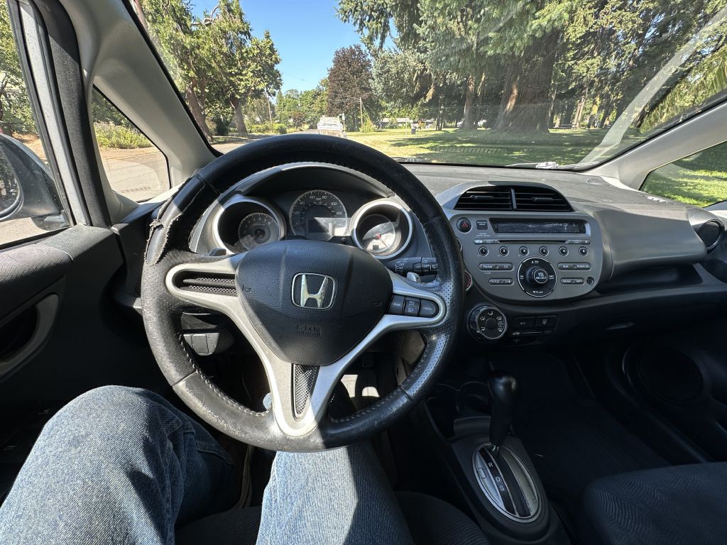 2011 Honda Fit Image 6