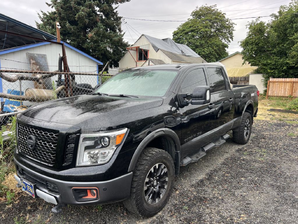 2017 Nissan Titan Image 1
