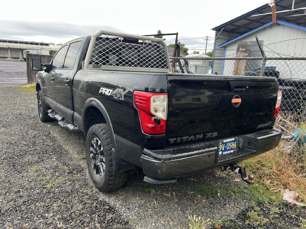 2017 Nissan Titan Image 2
