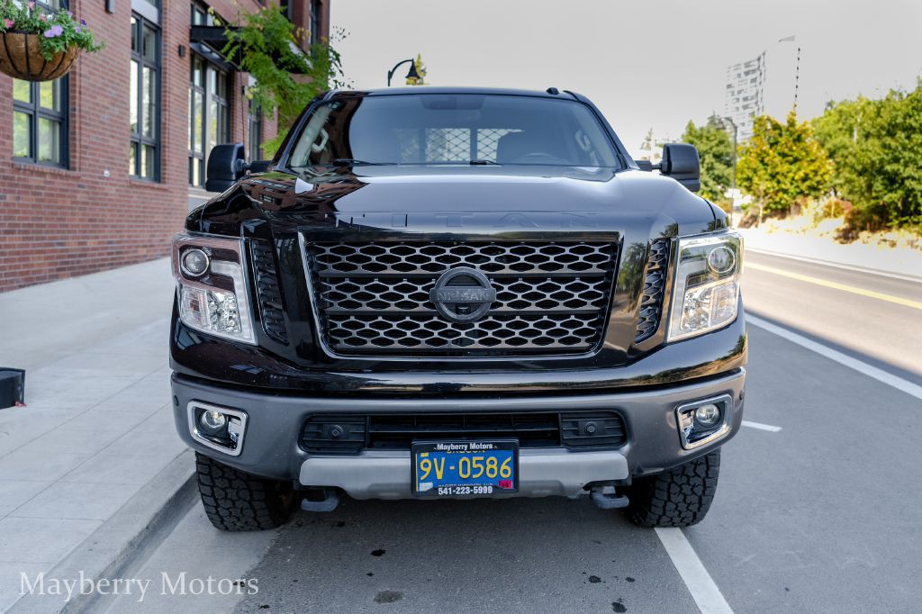 2017 Nissan Titan Image 4