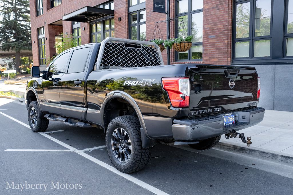 2017 Nissan Titan Image 7
