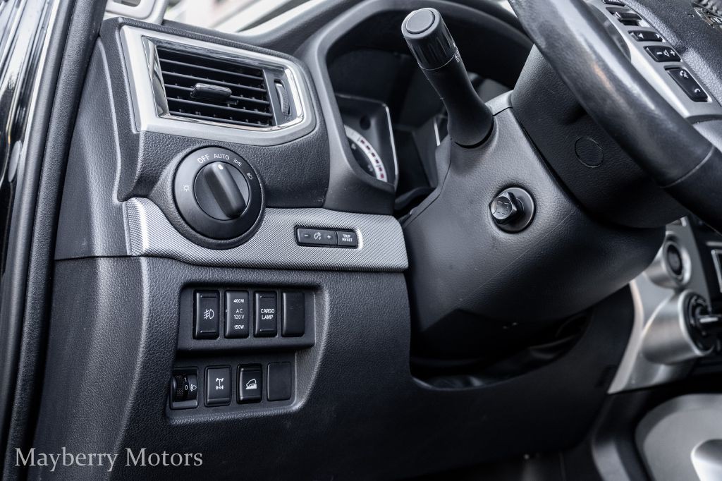 2017 Nissan Titan Image 11
