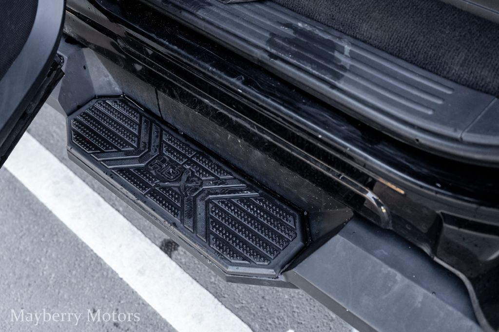 2017 Nissan Titan Image 14