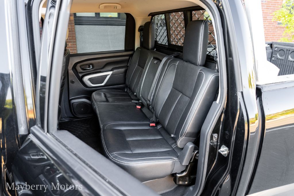 2017 Nissan Titan Image 15