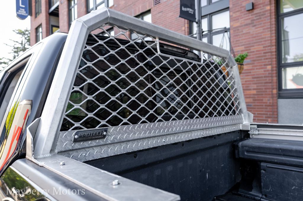 2017 Nissan Titan Image 19