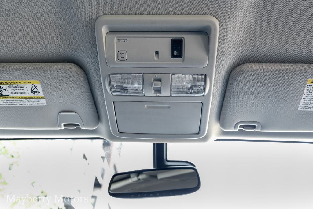2017 Nissan Titan Image 30