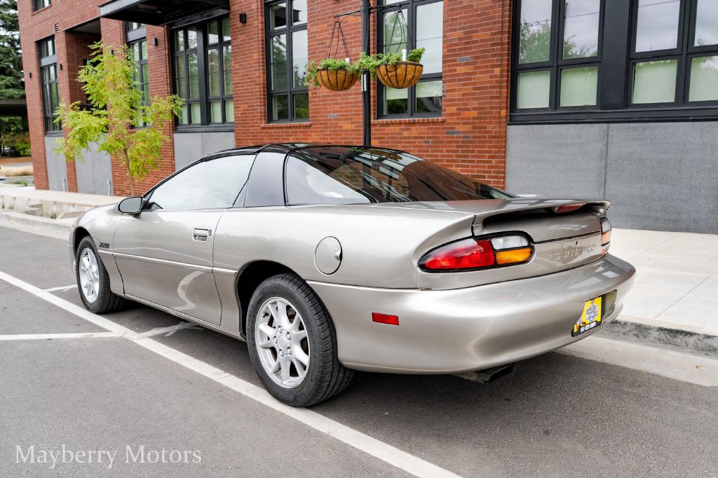 2001 Chevrolet Camaro Image 7
