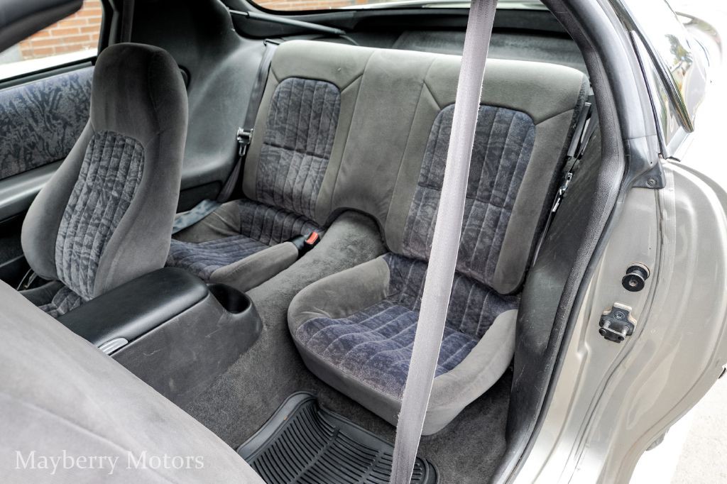 2001 Chevrolet Camaro Image 12