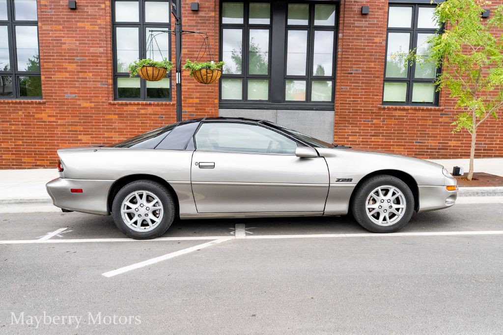2001 Chevrolet Camaro Image 15