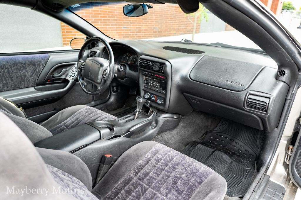 2001 Chevrolet Camaro Image 21