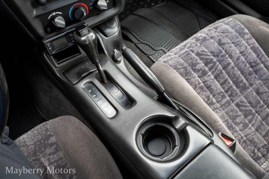 2001 Chevrolet Camaro Image 24