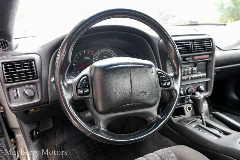 2001 Chevrolet Camaro Image 25