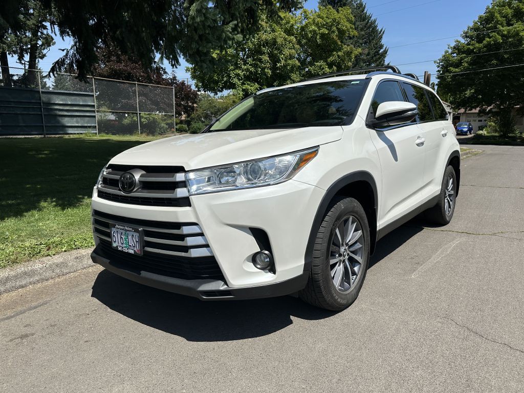 2019 Toyota Highlander Image 2