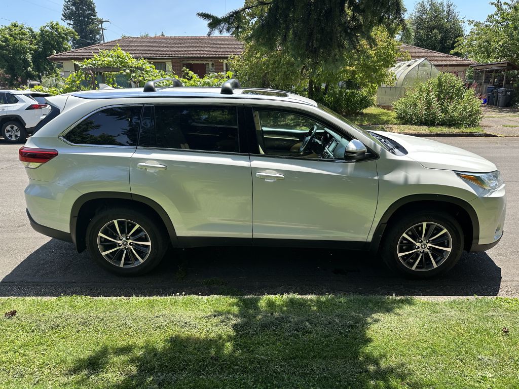 2019 Toyota Highlander Image 3