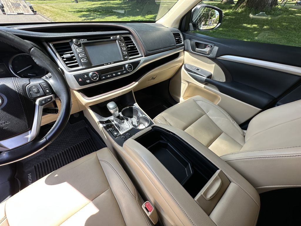 2019 Toyota Highlander Image 16