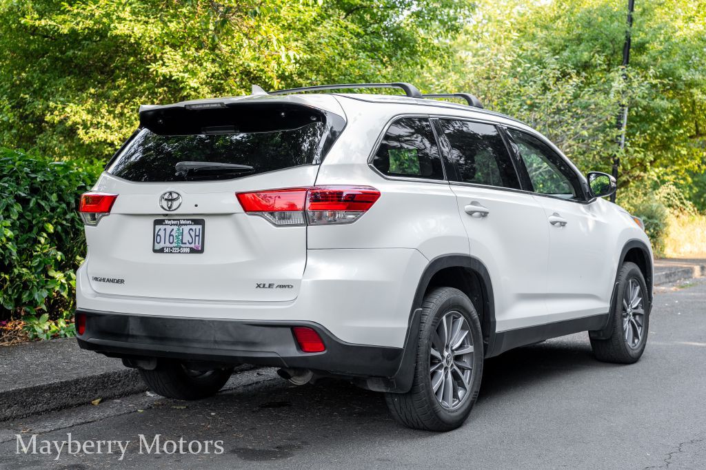 2019 Toyota Highlander Image 2