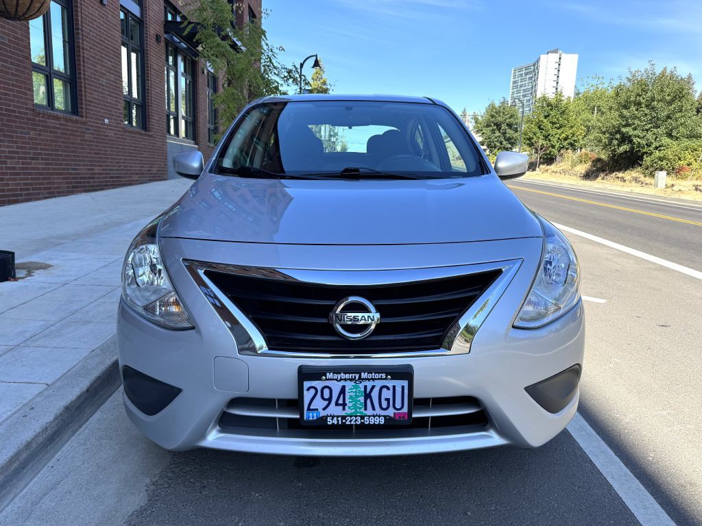 2016 Nissan Versa Image 4