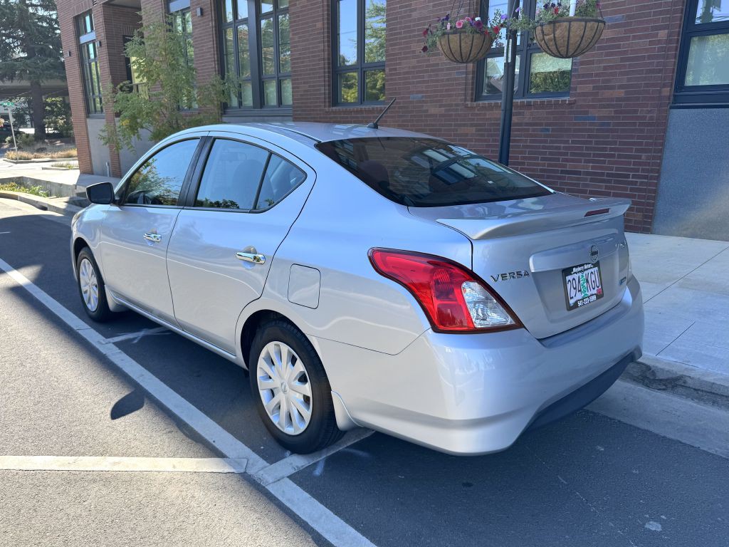 2016 Nissan Versa Image 6