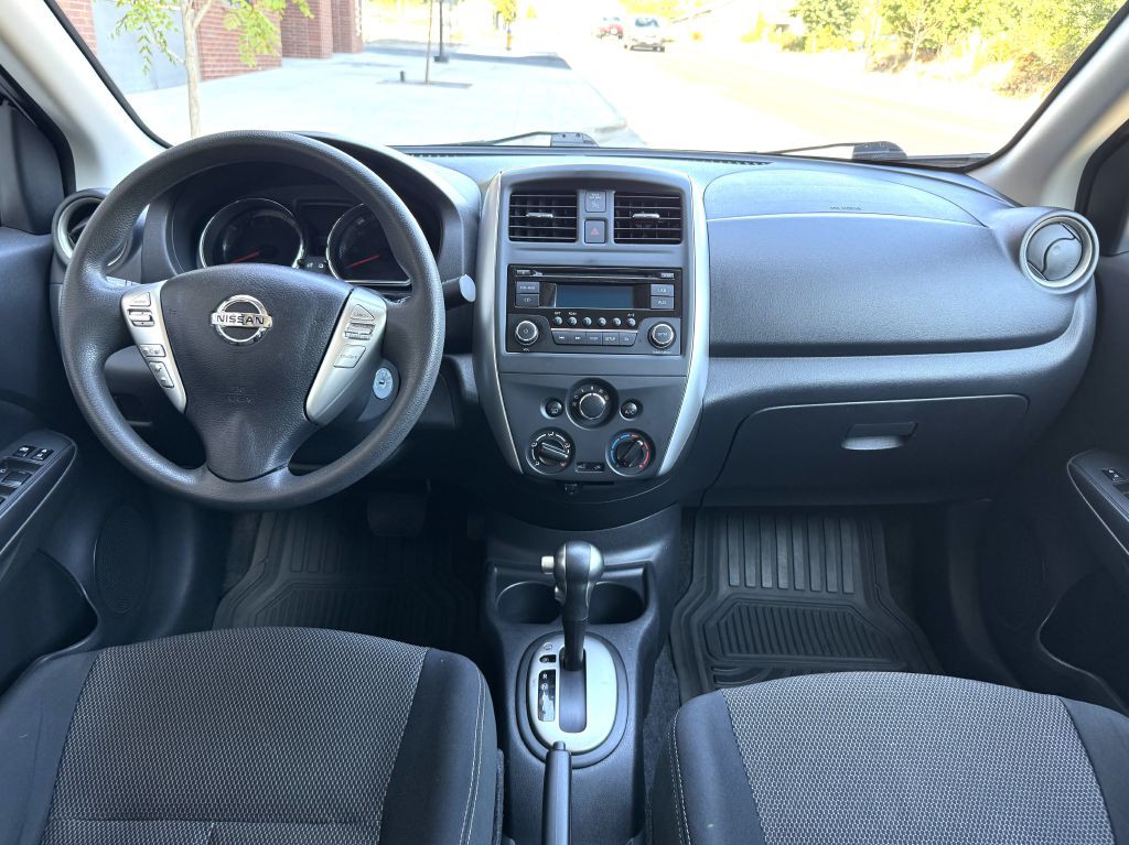 2016 Nissan Versa Image 15