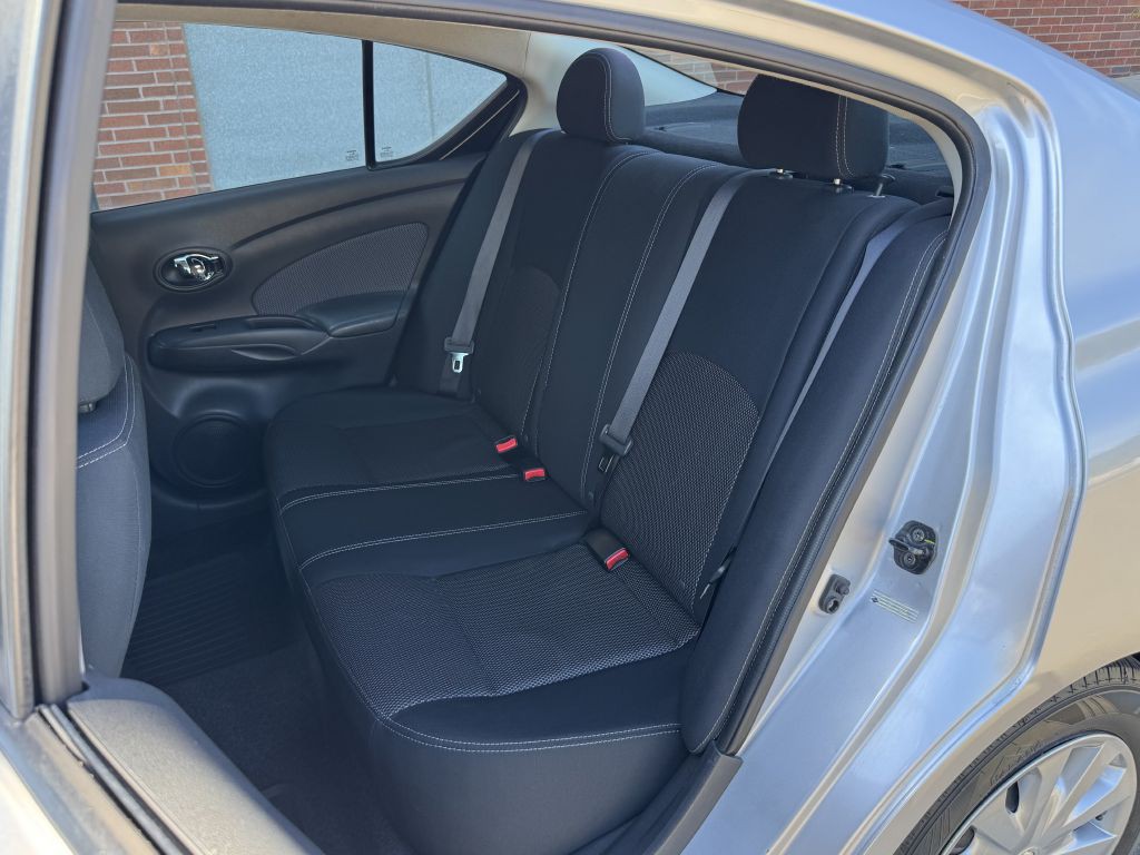 2016 Nissan Versa Image 20