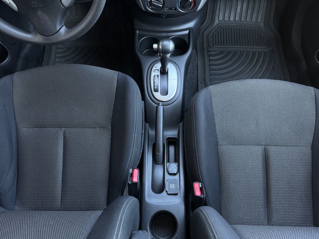 2016 Nissan Versa Image 21