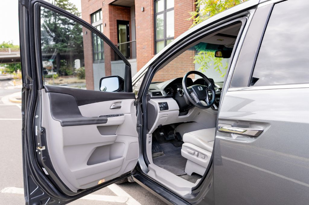 2012 Honda Odyssey Image 7
