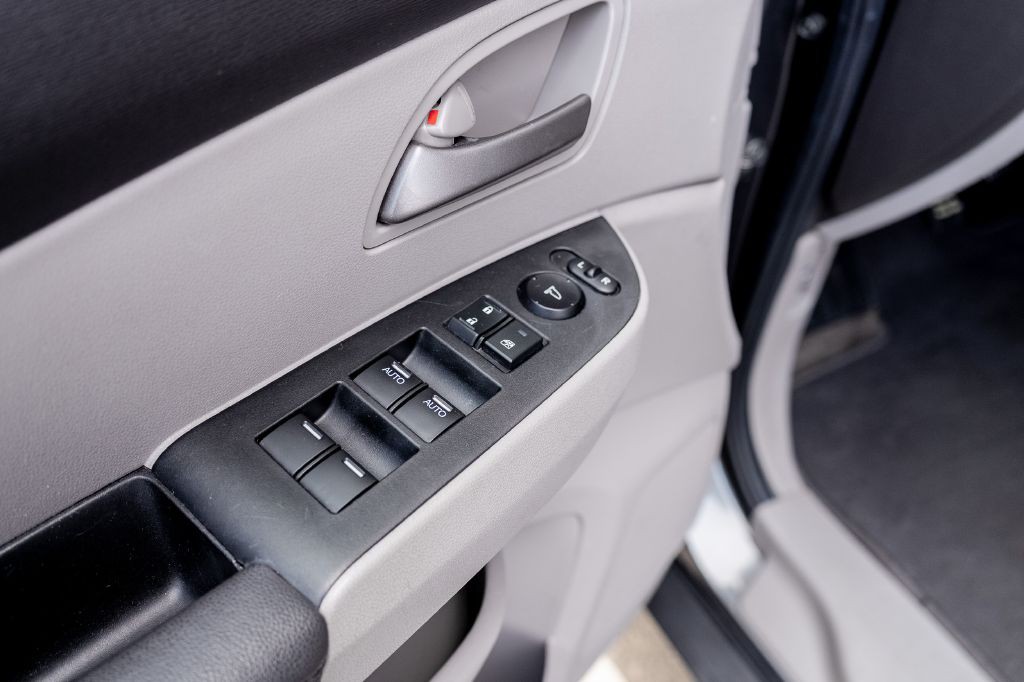 2012 Honda Odyssey Image 8