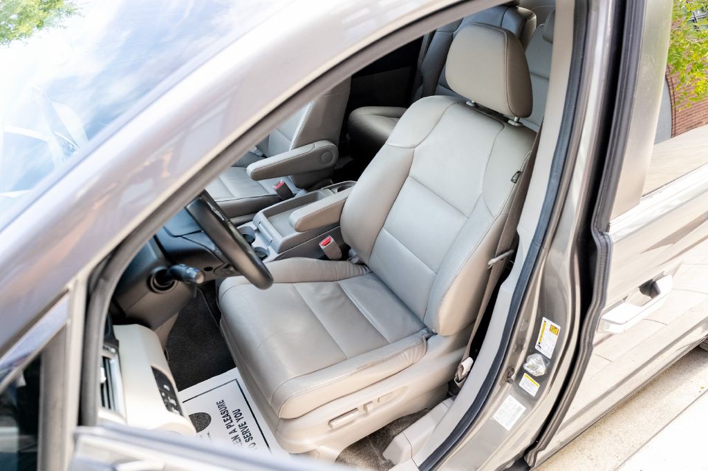 2012 Honda Odyssey Image 11