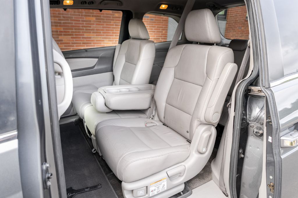 2012 Honda Odyssey Image 13