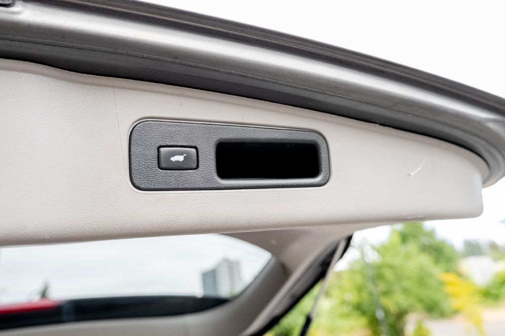 2012 Honda Odyssey Image 17