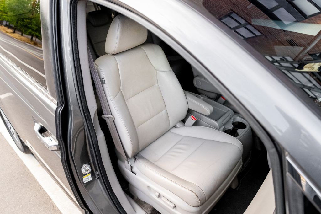 2012 Honda Odyssey Image 24