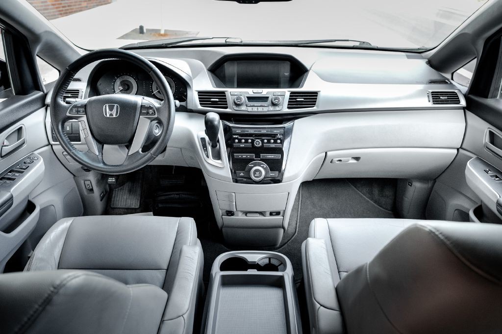 2012 Honda Odyssey Image 25