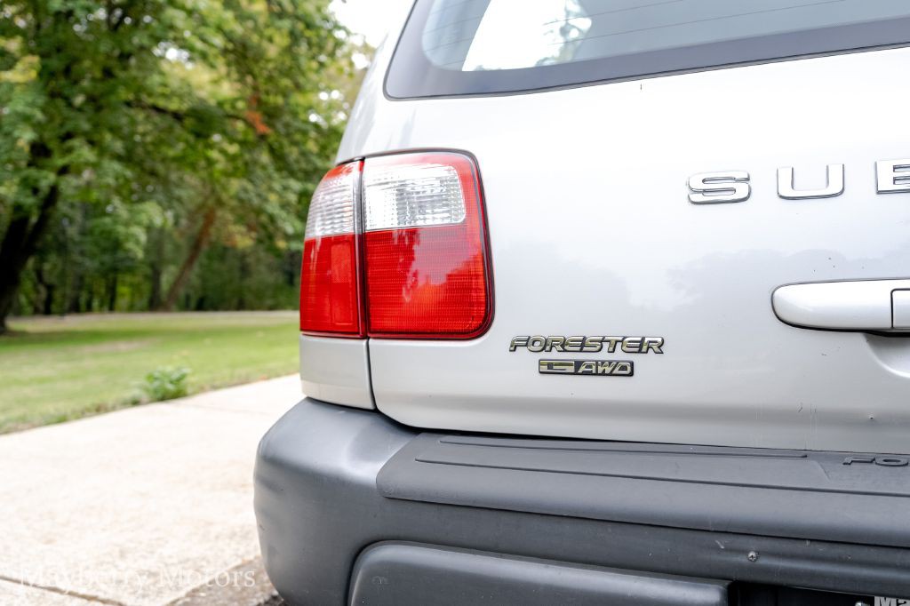 2001 Subaru Forester Image 17