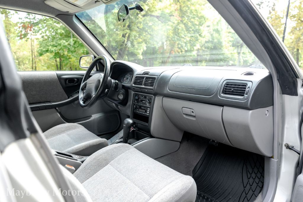 2001 Subaru Forester Image 22