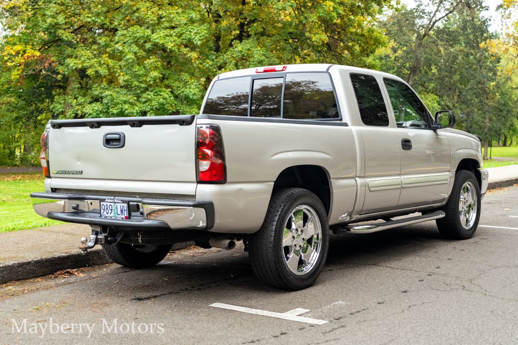 2006 Chevrolet Silverado 1500 Image 2