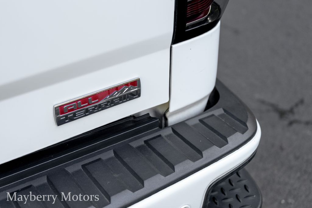 2018 GMC Sierra Image 16