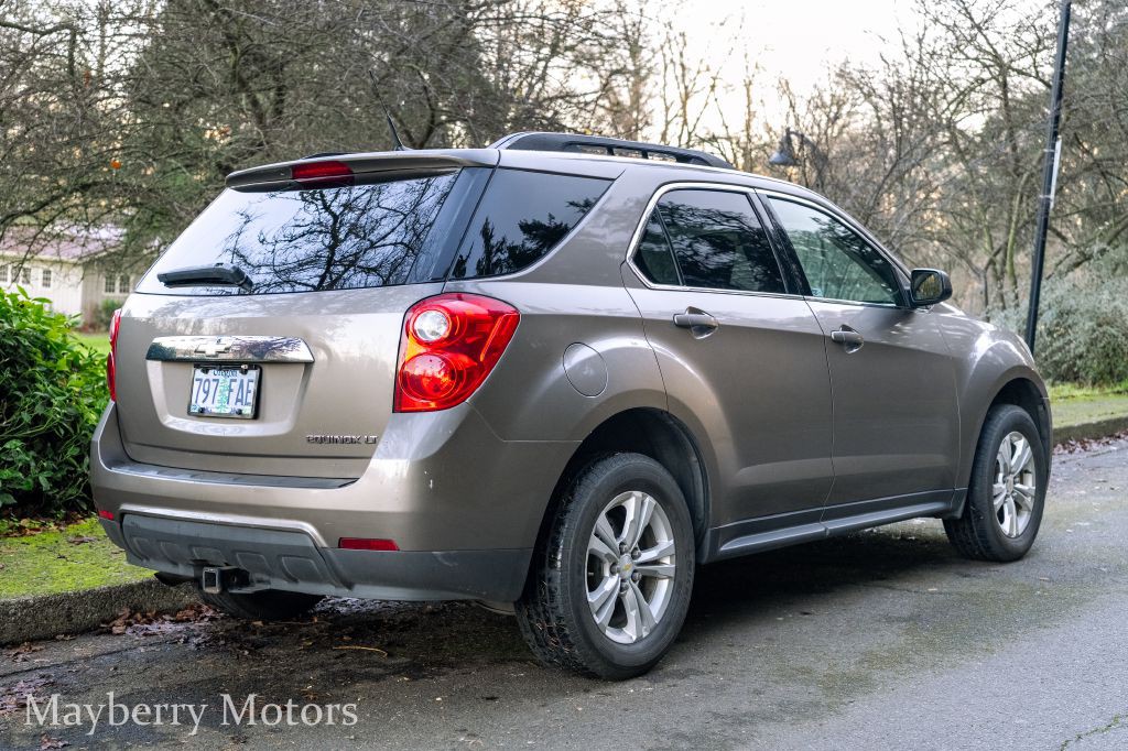 2011 Chevrolet Equinox Image 2