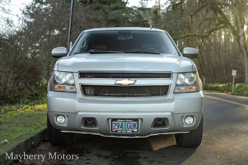 2011 Chevrolet Suburban Image 4