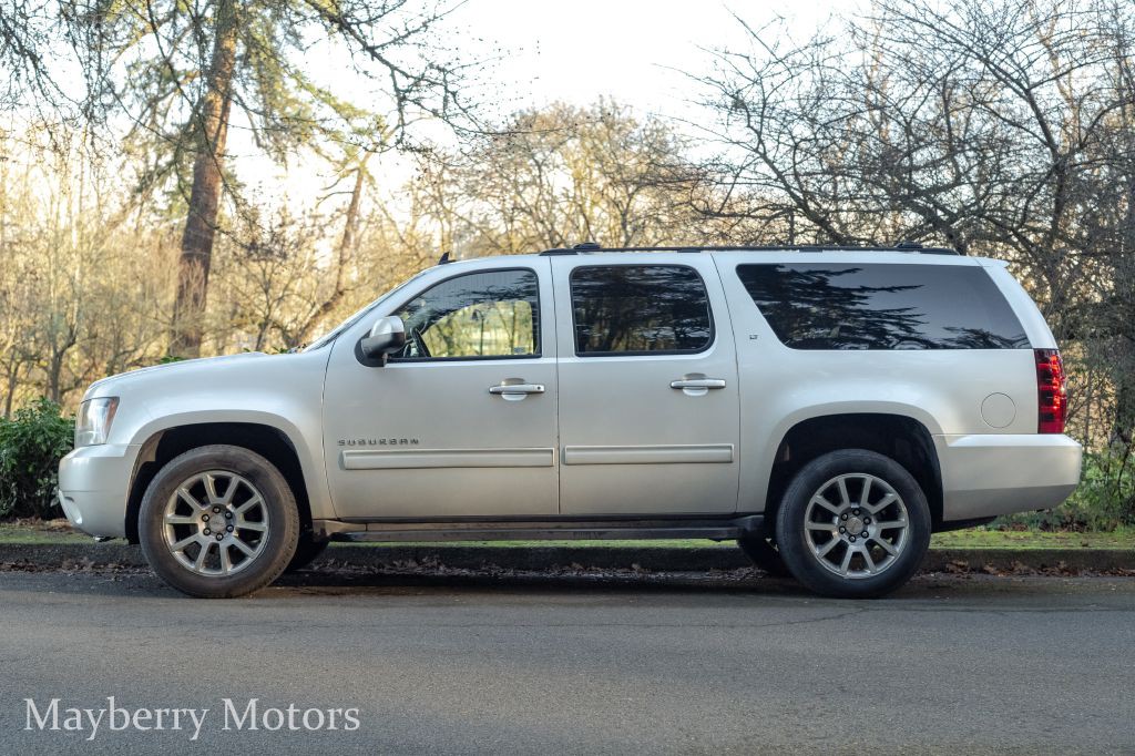 2011 Chevrolet Suburban Image 5