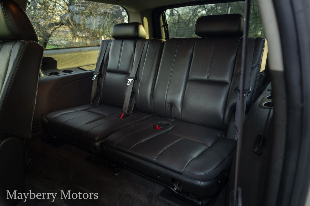 2011 Chevrolet Suburban Image 15