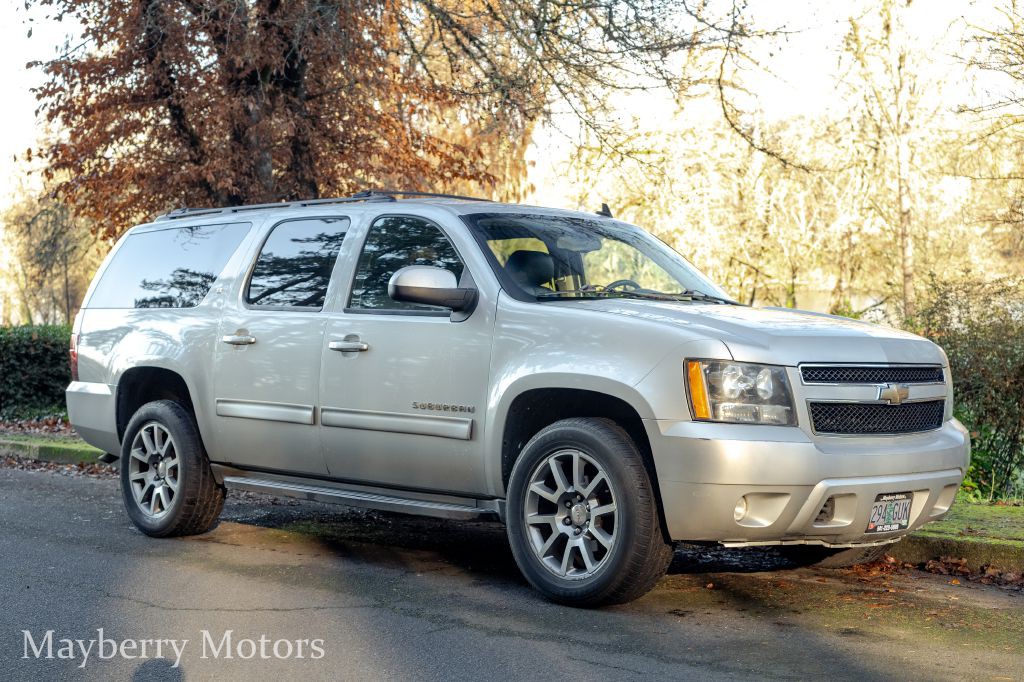2011 Chevrolet Suburban Image 19