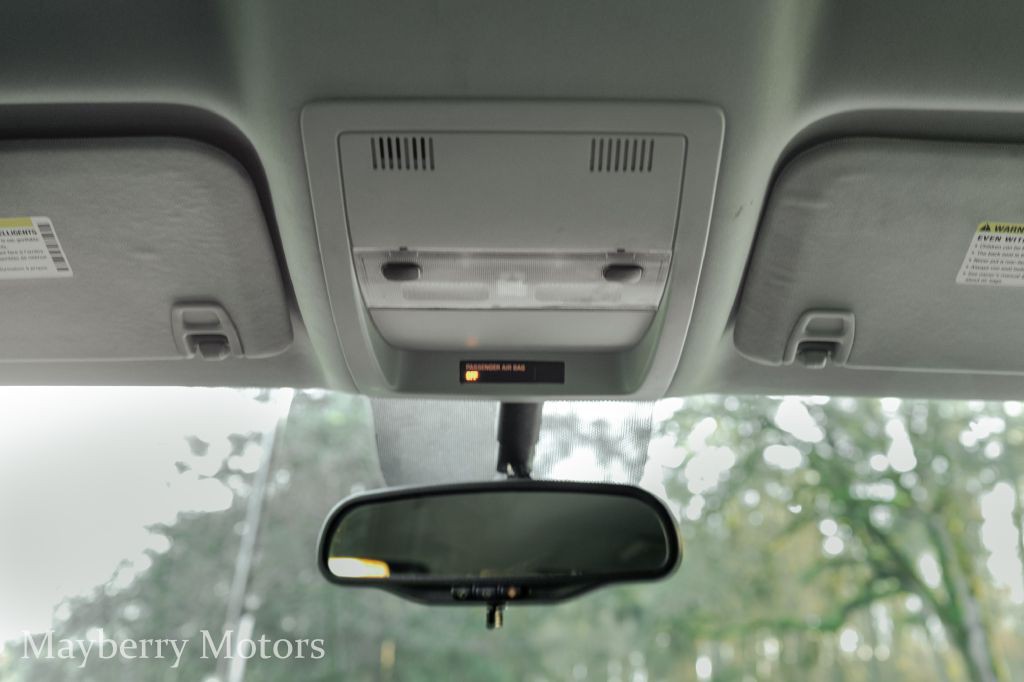 2011 Chevrolet Suburban Image 25