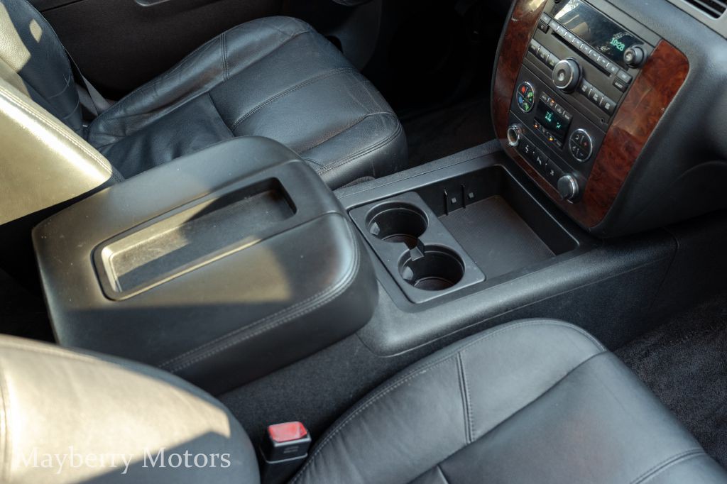 2011 Chevrolet Suburban Image 27