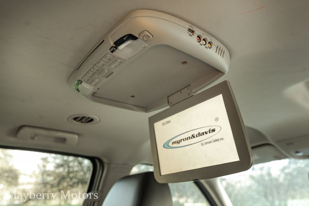 2011 Chevrolet Suburban Image 28