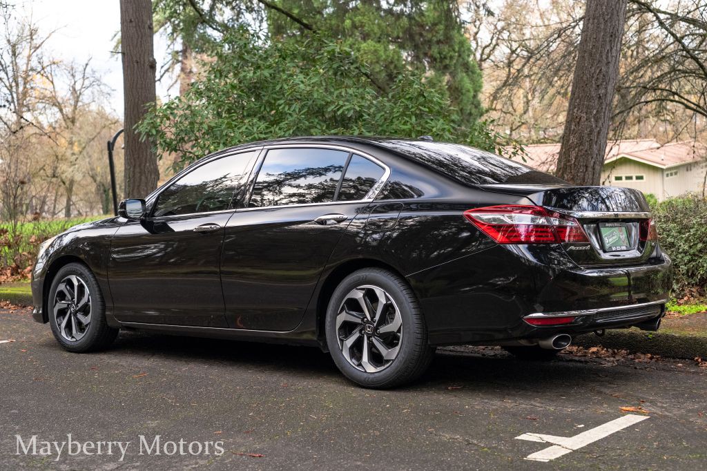 2017 Honda Accord Image 6